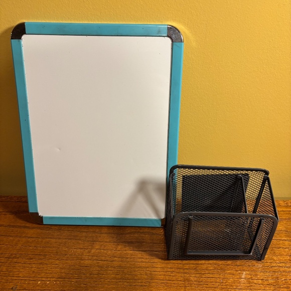 4 School Locker Accessories - Picture 9 of 12